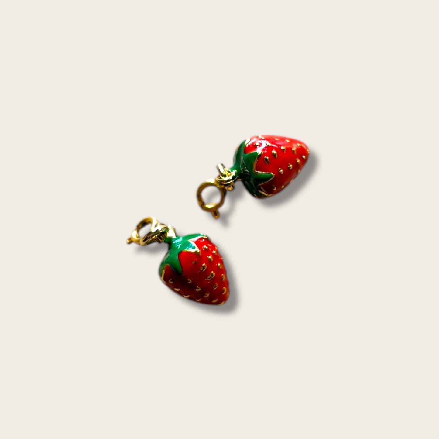 Strawberry Charm 1pc - 18k Gold Plated