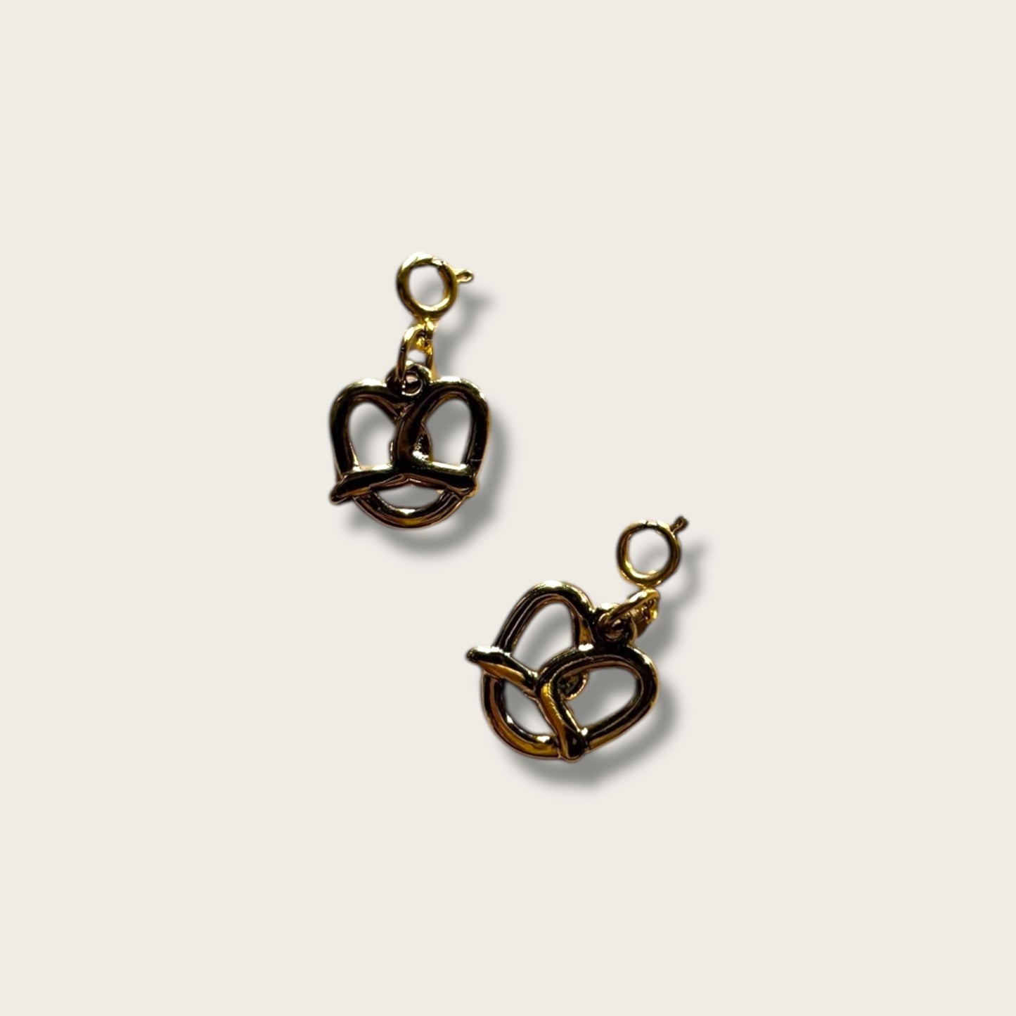 Pretzel Charm 1pc - 18k Gold Plated