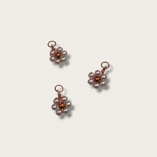 Daisy Charm 1pc - Gold Tone