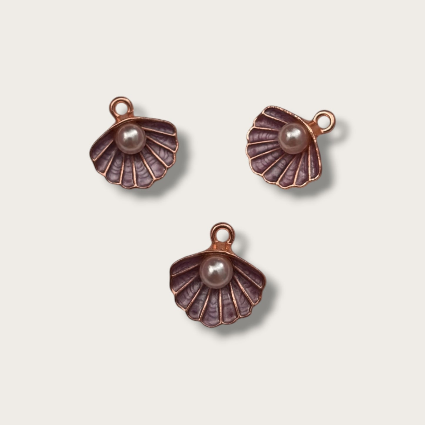 Clamshell 1pc - Gold Tone